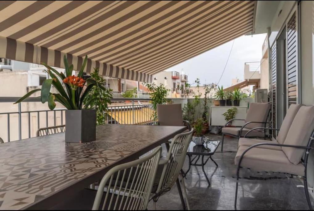 Artistic Apt In Vibrant Gazi With Large Terrace By Ghh أثينا المظهر الخارجي الصورة